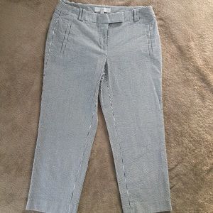 Loft black and white seersucker capris, size 6